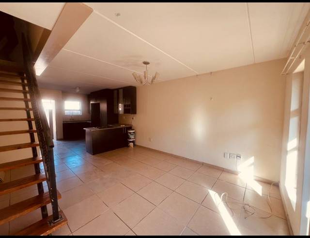 2 BEDROOM TOWNHOUSE FOR SALE IN GEZINA